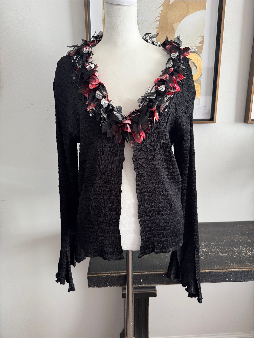 Alberto Makali crinkle-textured open cardigan distinctive ruffled floral collar